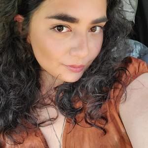 Meet your Posher, Crystal